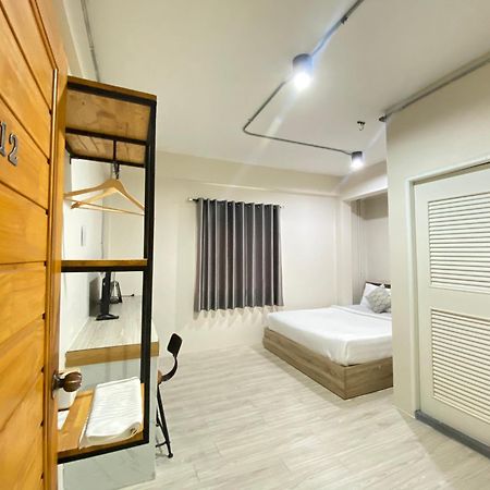 ซับรูมโฮเทล Subroom Hotel Surat Thani Exterior foto