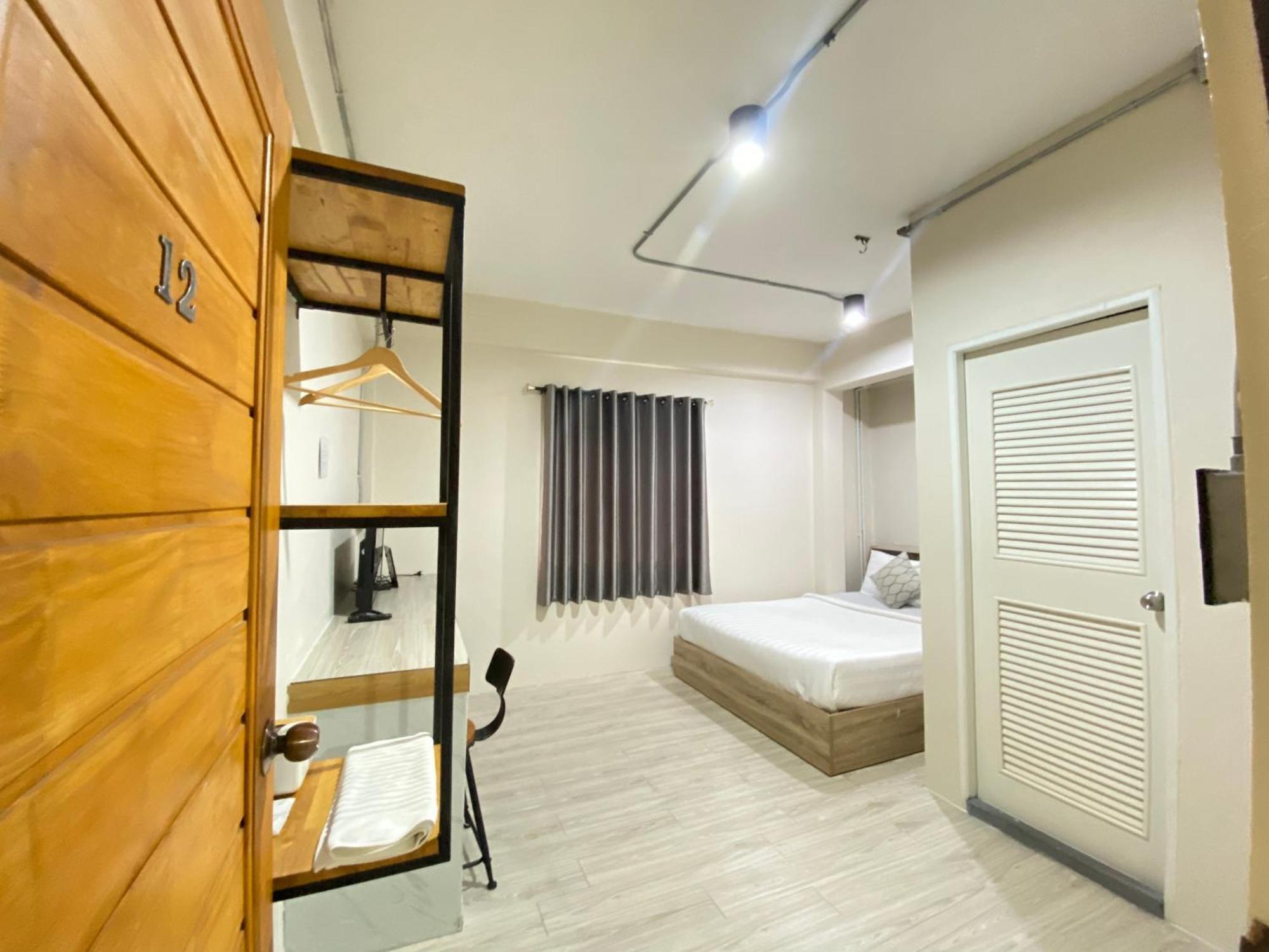 ซับรูมโฮเทล Subroom Hotel Surat Thani Exterior foto